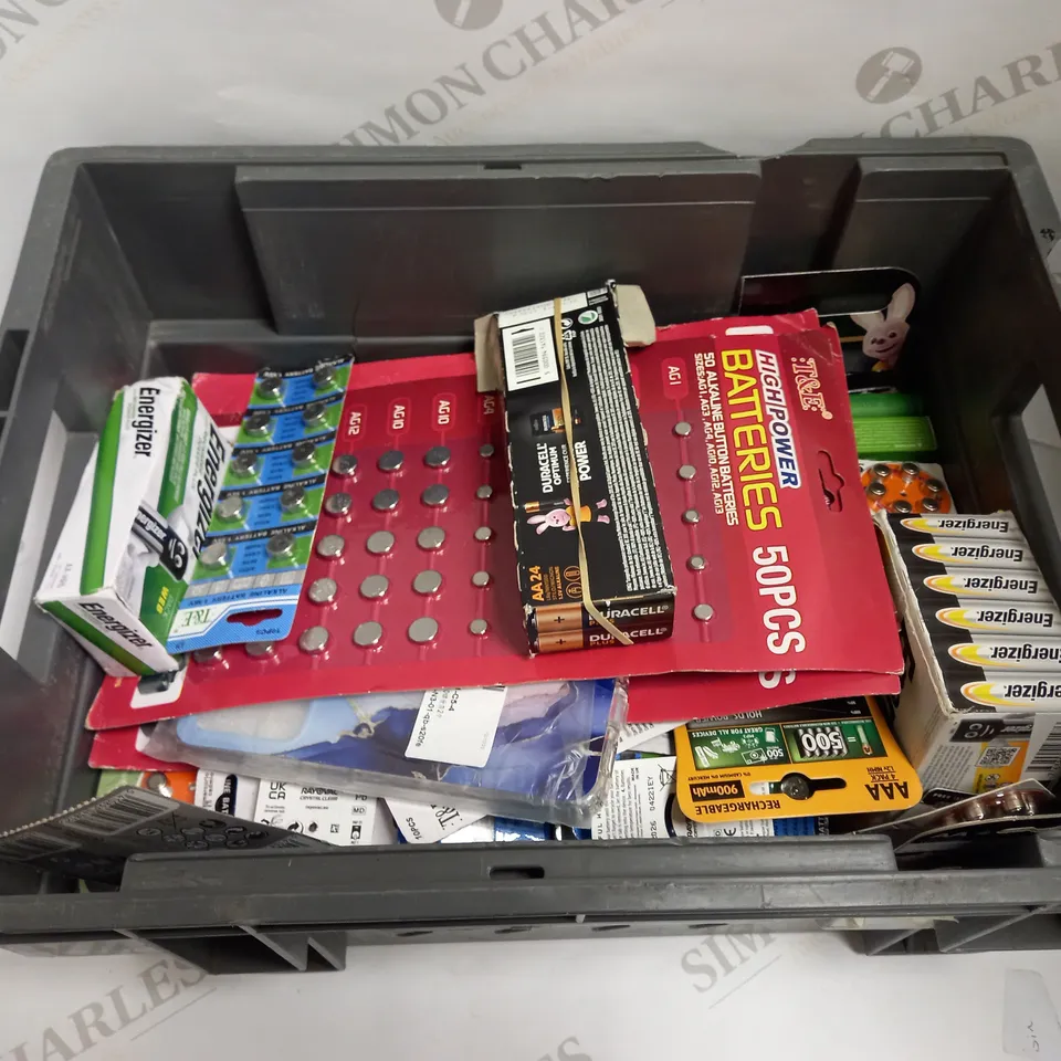 LARGE QUANTITY OF BATTERIES TO INCLUDE ALKALINE BUTTON BATTERIES, DURACELL AA, TRAXXAS POWER CELL, ETC