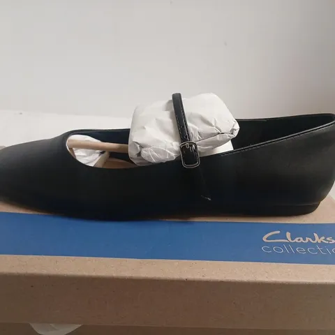 CLARKS COLLECTION BLACK LEATHER MARY JANE FLATS – UK 6