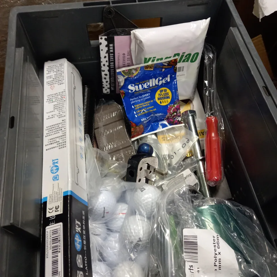 ASSORTED HOUSEHOLD ITEMS 