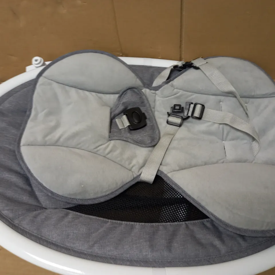 MUNCHKIN BLUETOOTH ENABLED LIGHTWEIGHT BABY SWING