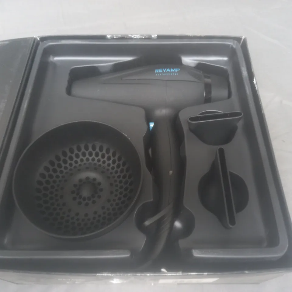 BOXED REVAMP PROGLOSS 5500 AC PROFESSIONAL 2400W DRYER