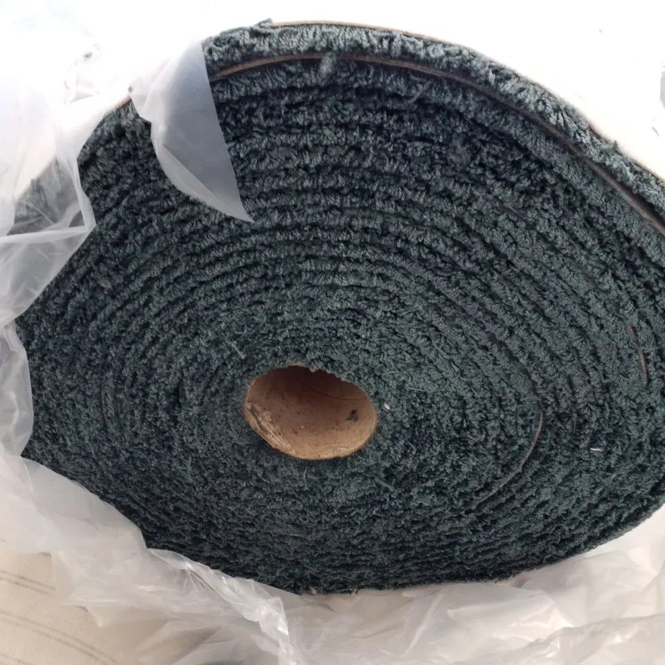 ROLL OF QUALITY AMARYLLIS SEABREEZE CARPET APPROXIMATELY 21.75×4M