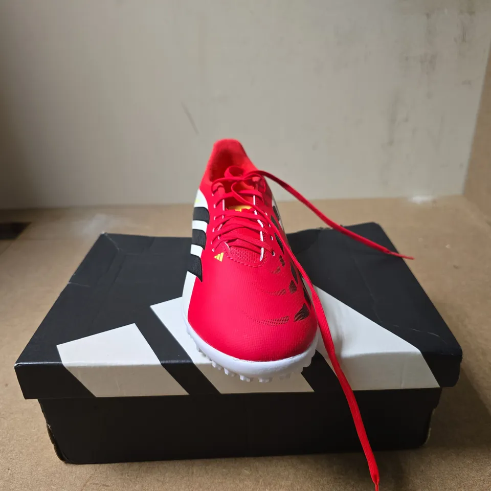 ADIDAS PREDATOR CLUB VEL TF J UK 5 CHILDRENS BOXED