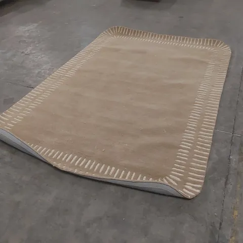 QUALITY DESIGNER AREA RUG - APPROXIMATELY 295 x 195cm