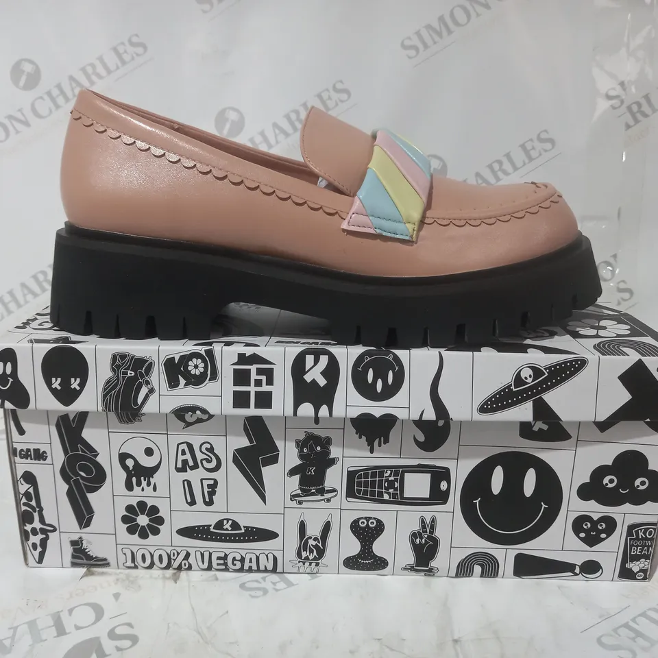 BRAND NEW BOXED PAIR OF KOI VEGAN LEATHER FIELD OF FLUFFS LOAFERS IN PINK UK SIZE 7