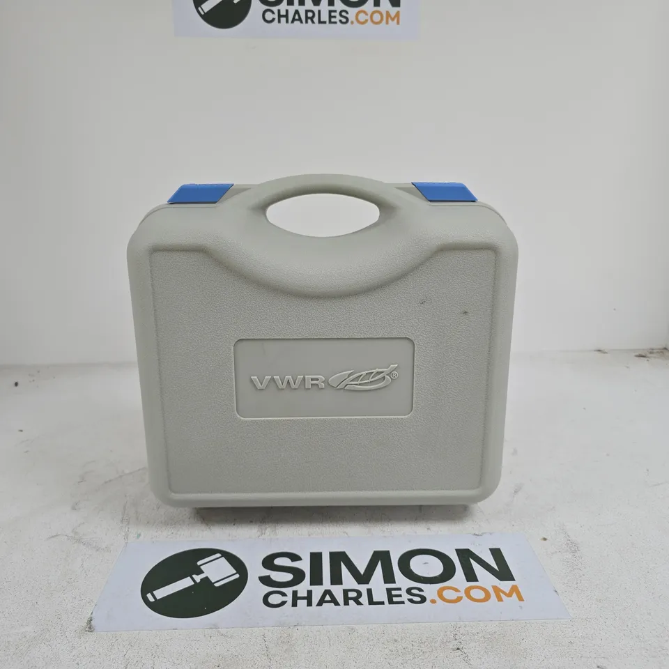VWR CO 310 CONDUCTIVITY METER HANDHELD IN CASE