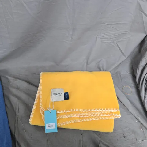 2X ATLANTIC BLANKETS 1X YELLOW 1X BLUE