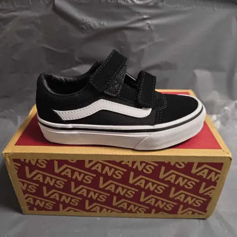 BOXED PAIR OF KIDS VANS WARD VELCRO TRAINERS - UK SIZE 10
