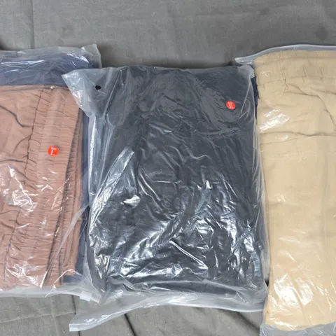 APPROXIMATELY 20 ASSORTED CLOTHING AND FASHION PRODUCTS IN VARIOUS STYLES AND SIZES - COLLECTION ONLY