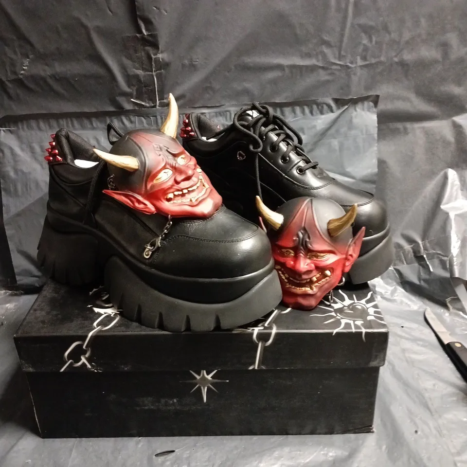 KOI BLACK PLATFORM BOOTS WITH REMOVABLE DEMON MASK HEADS SIZE 8