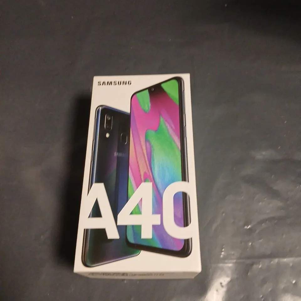 SAMSUNG GALAXY A40 SMARTPHONE