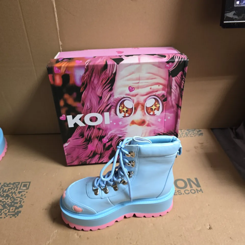 KOI CHIBI CHERUB KAWAII HEART BOOTS - BLUE - UK SIZE 4 