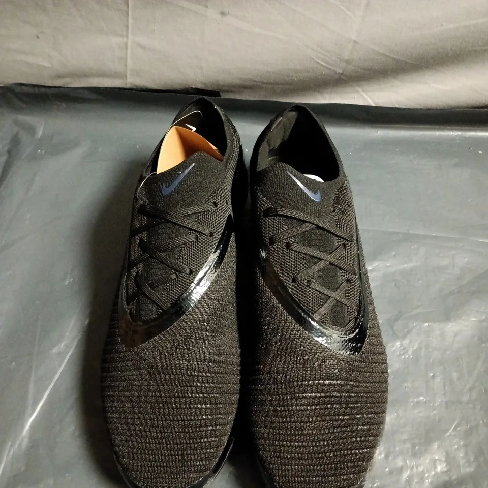 NIKE BLACK KNITTED FOOTBALL BOOTS –UK SIZE 10