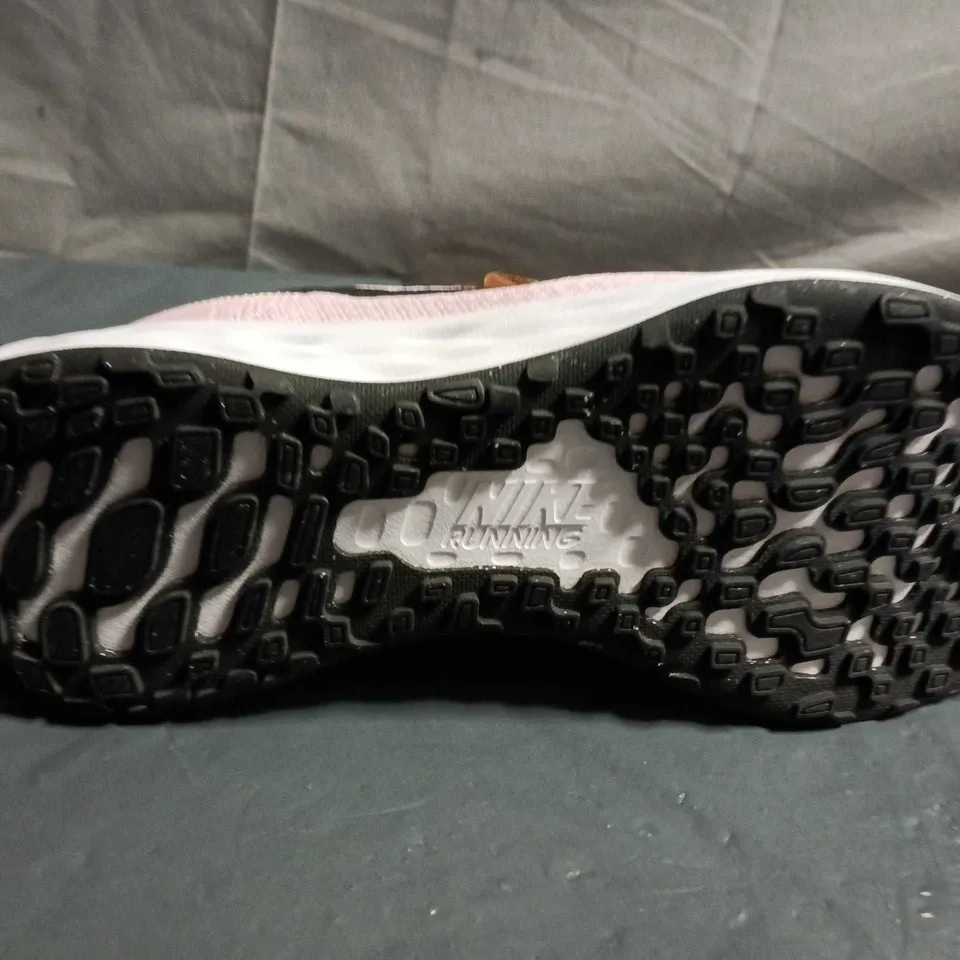 NIKE WOMEN'S PINK RUNNING SHOES WITH BLACK SWOOSH - UK SIZE 5.5