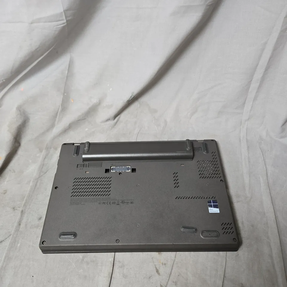 LENOVO THINKPAD X240 LAPTOP – I5-4200U, 4GB RAM, 500GB HDD, 12.5-INCH DISPLAY, BLACK