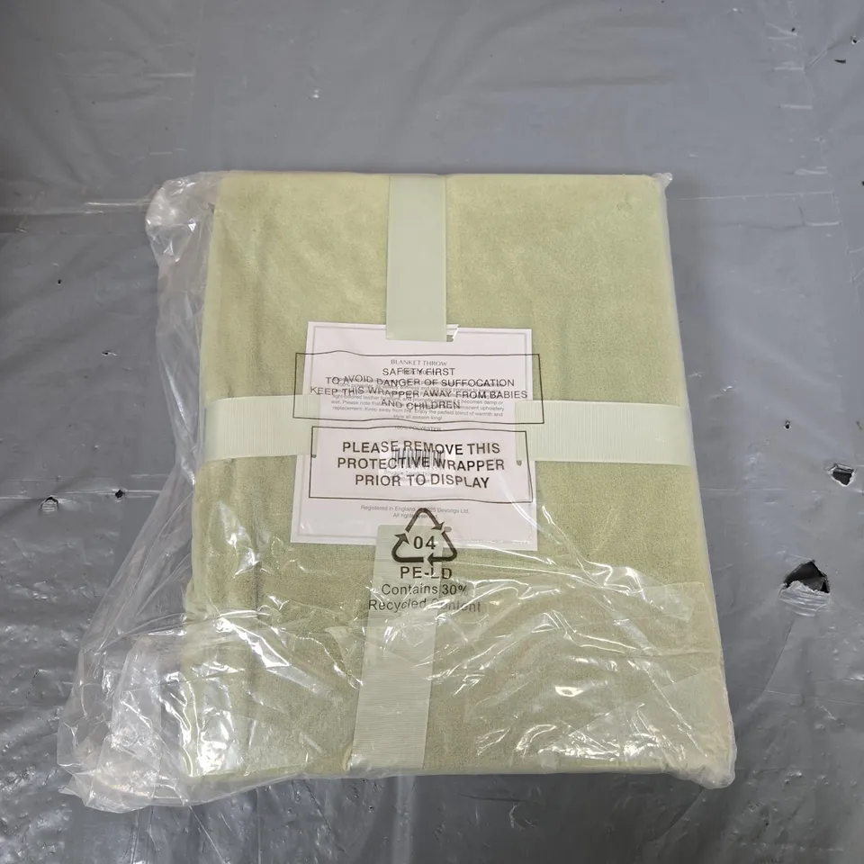 BEYONGS SNUGGLE TOUCH THROW – SAGE 140X180CM
