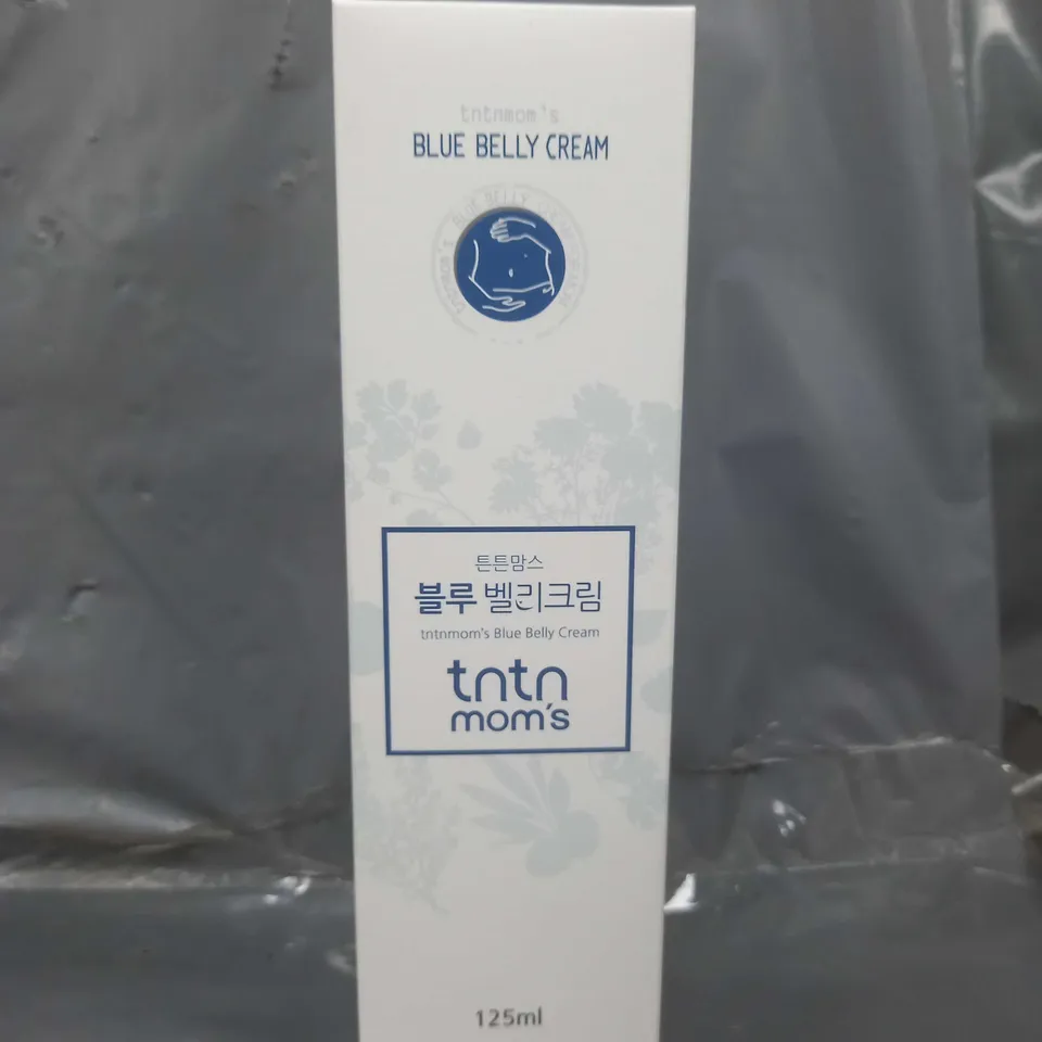 BOX OF APPROX 50 SEALED TNTN MOM'S BLUE BELLY CREAM 125ML