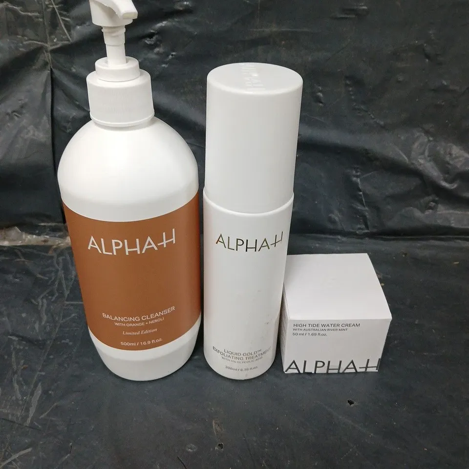 ALPHAH BEAUTY SET TO INLCUDE CLEANSER, EXFOLIATING TREATMENT, FACE CREAM ETC 
