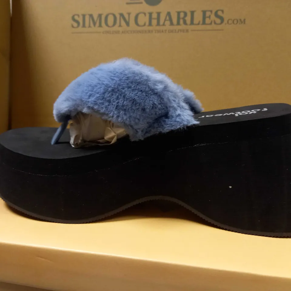 KOI SUGAR PAWS FLUFFY FLATFORMS THONG VEGAN SANDALS - SIZE 7