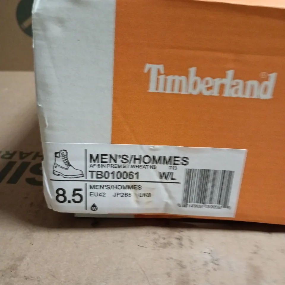 TIMBERLAND TB010061 6-INCH PREMIUM BOOTS – WHEAT NUBUCK, UK 8