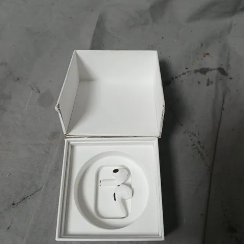 APPLE AIRPODS 