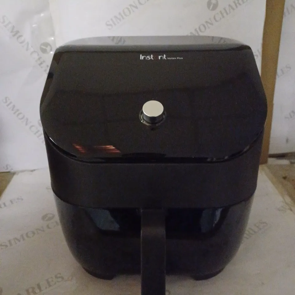 INSTANT POT VORTEX PLUS AIRFRYER