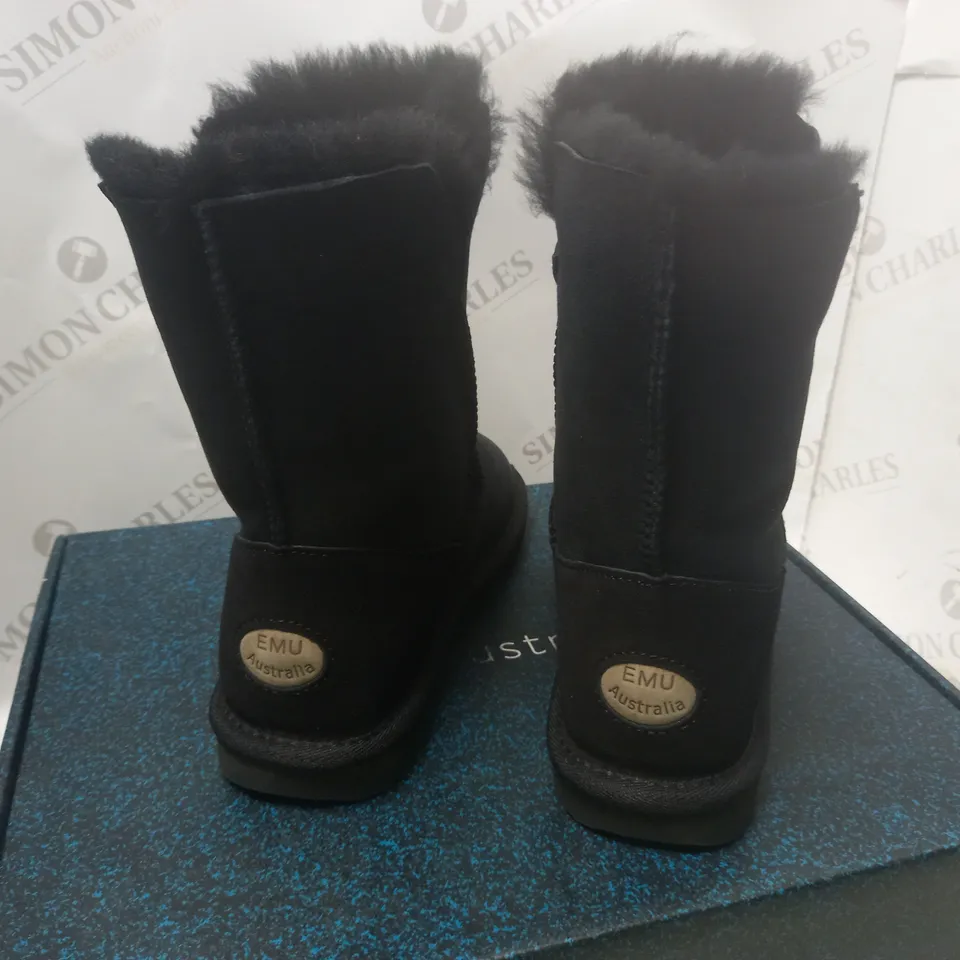 BOXED EMU AUSTRALIA MINI BOOTS - SIZE 6