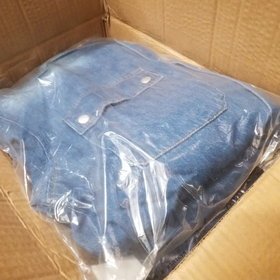 BOX CONTAINING APPROXIMATELY 10 BRAND NEW SIMPLY BE DENIM MID WASH JUMPSUITS - SIZE 14