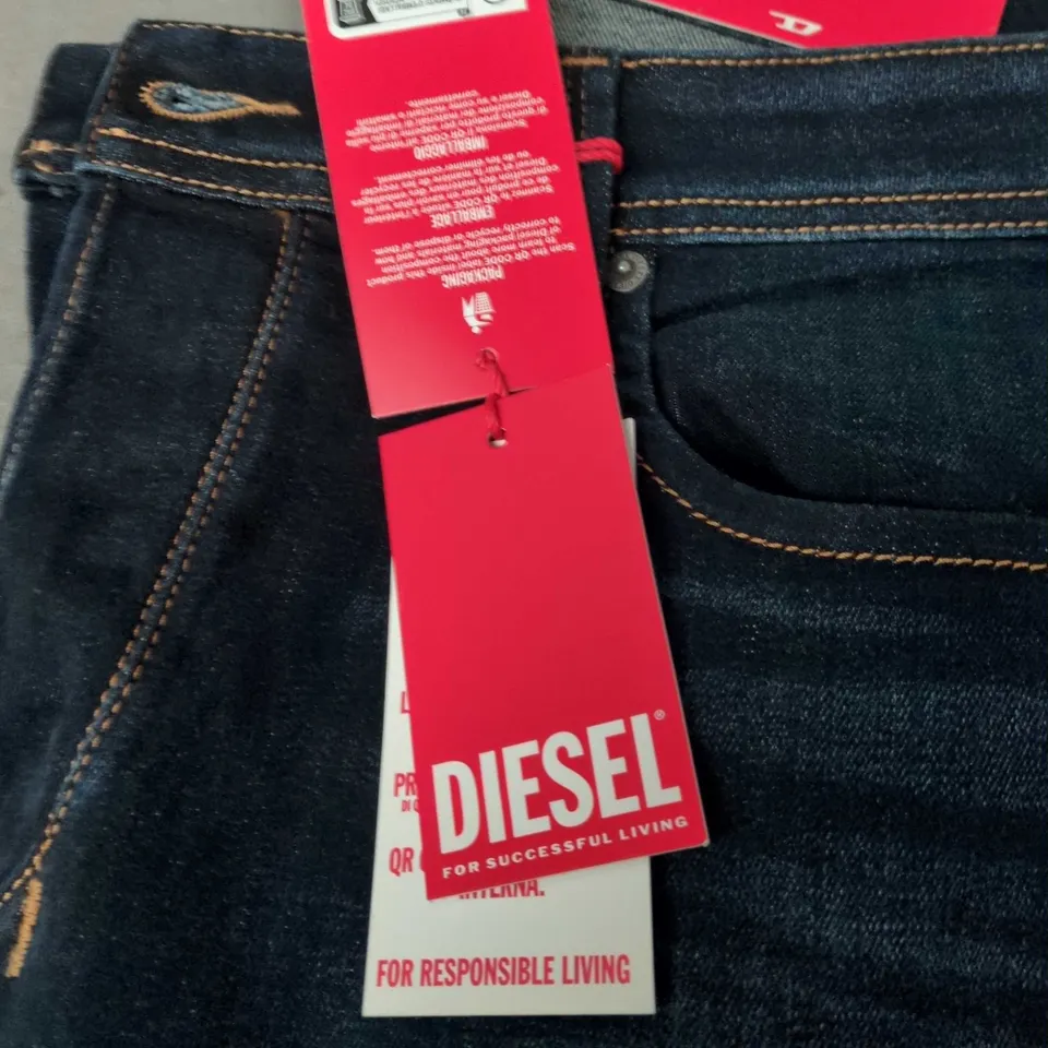 DIESEL JEANS – REGULAR FIT, W36 L32, DARK INDIGO DENIM (MEN'S) WITH TAGS