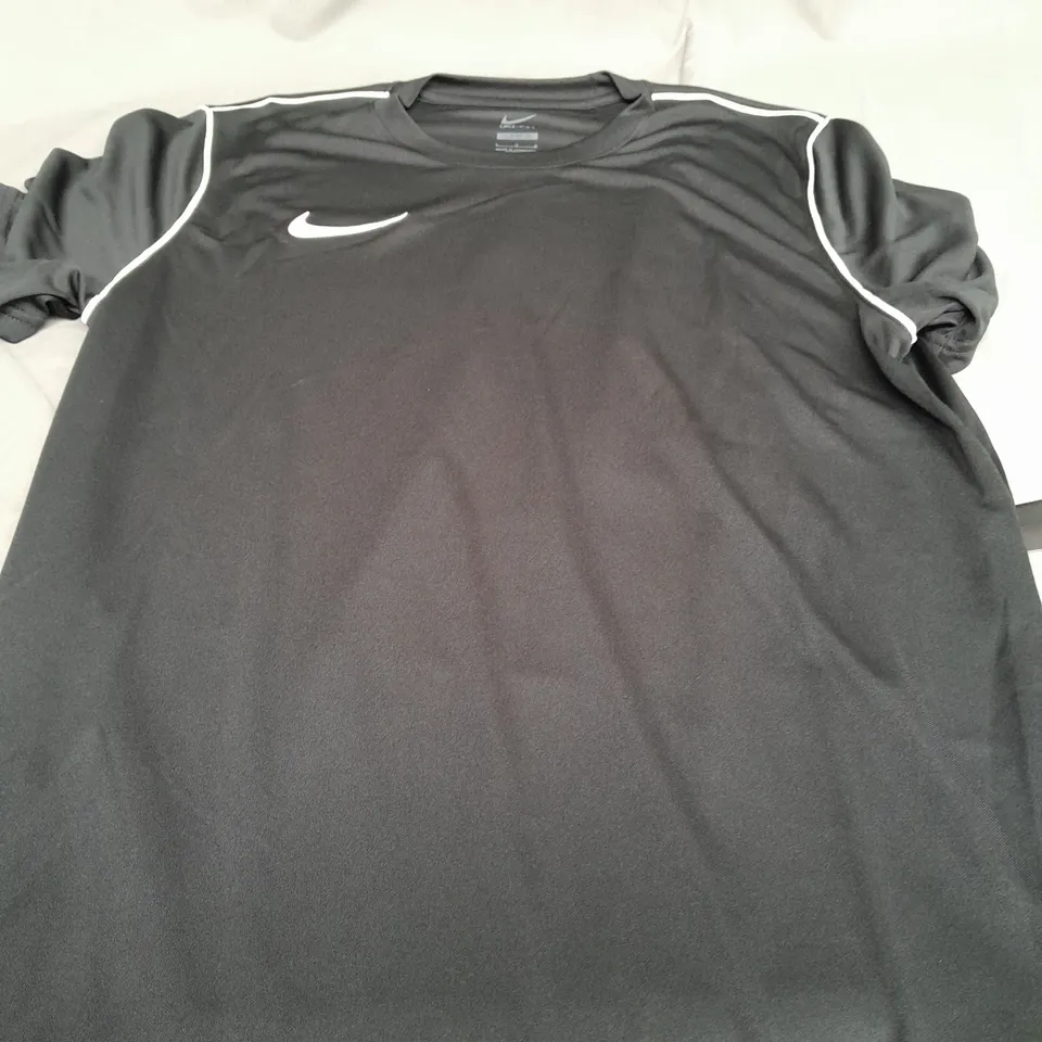 NIKE DRI FIT BLACK T-SHIRT - LARGE