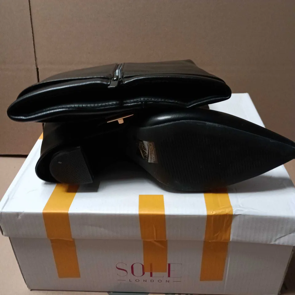 SOLE LONDON BLACK LEATHER KNEE HIGH BOOTS – POINTED TOE WITH ZIP SIZE 7