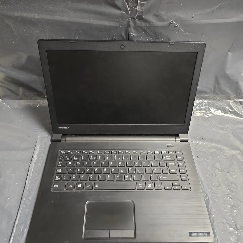 TOSHIBA SATELITTE PRO R40-C LAPTOP