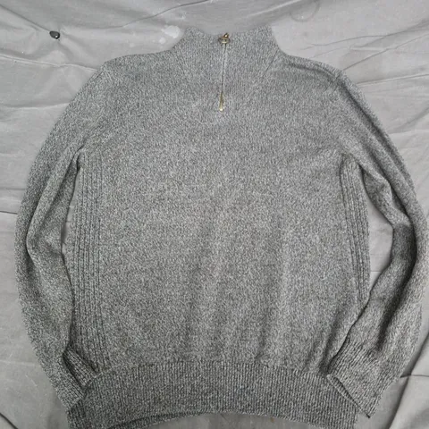 BARBOUR QUARTER ZIP IN GREY - MEDIUM