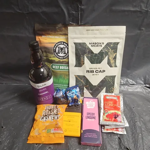APPROXIMATELY 10 ASSORTED FOOD ITEMS TO INCLUDE - MASON'S MEATS BEEF BRISKET - BULK CARAMEL ZERO CALORIE SYRUP - GREEN & BLACKS BUTTERSCOTCH CHOCOLATE - ETC