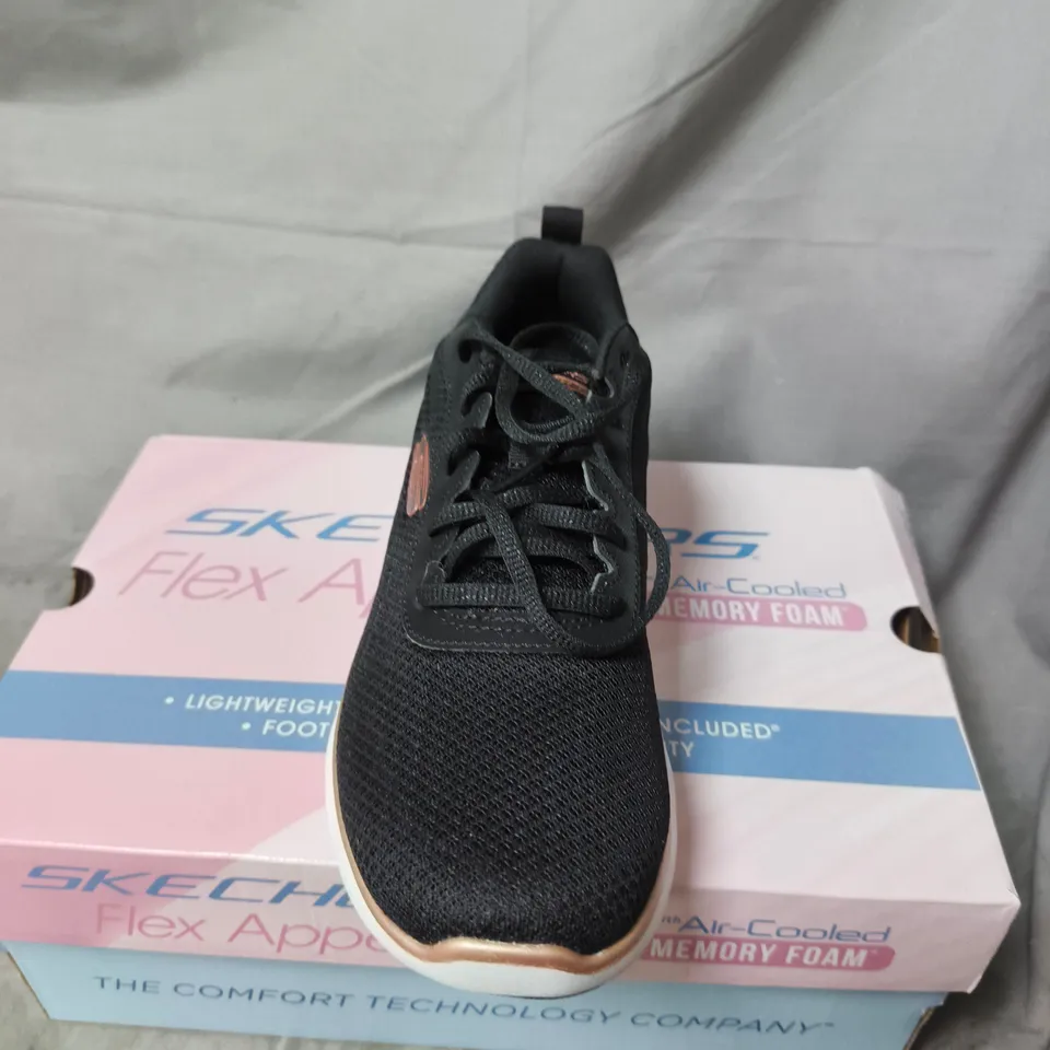 BOXED PAIR OF WOMENS SKECHERS FLEX APPEAL SNEAKERS - UK SIZE 6