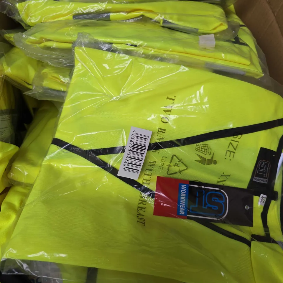 APPROXIMATELY 30 SAFETY HI-VIS JACKETS IN SIZES XXXL & XXXXL