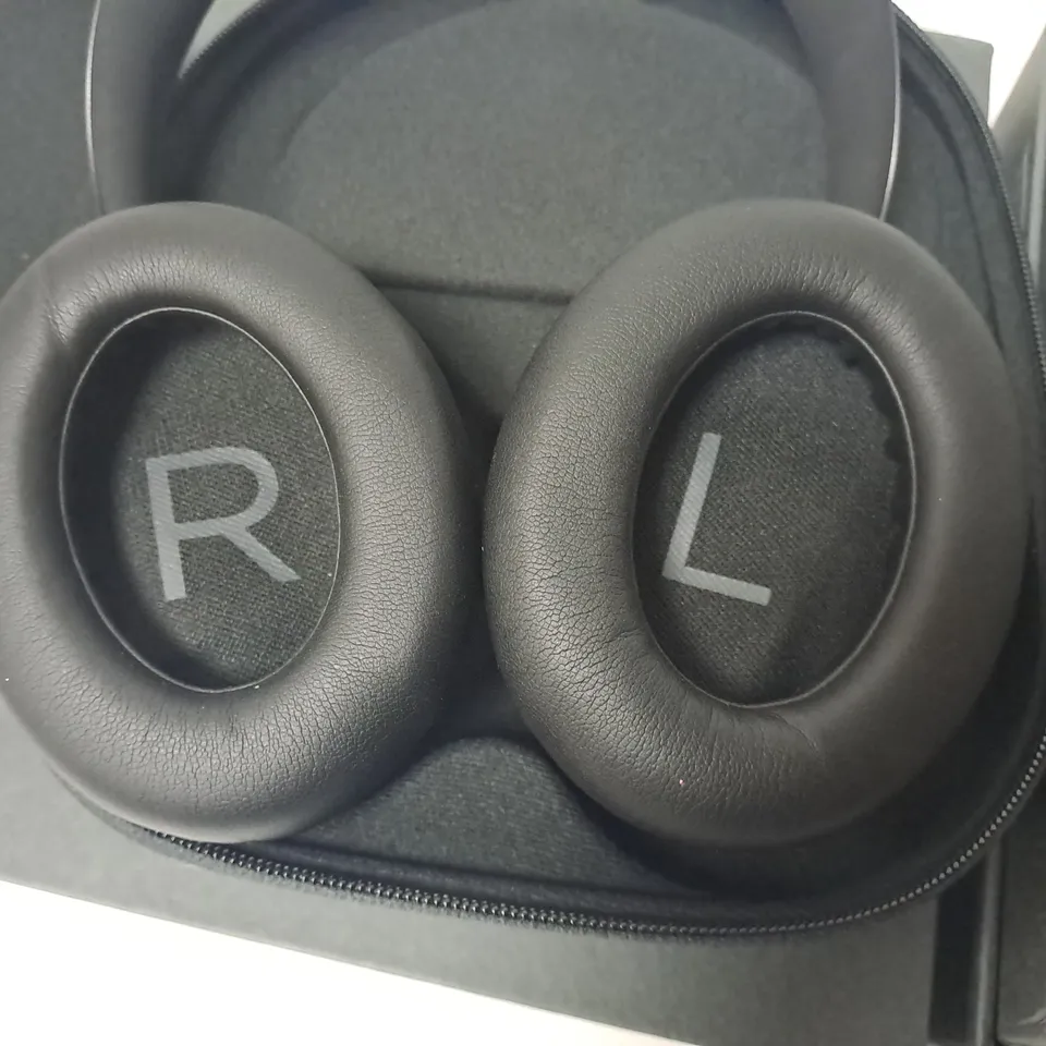 BOXED BOSE NOISE CANCELLING 700 HEADPHONES