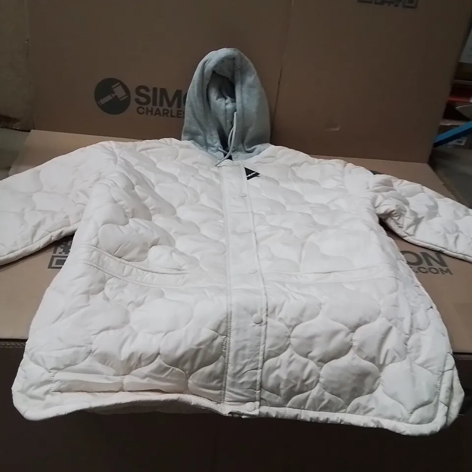 BOXED BRAND NEW APPROXIMATELY 5 SIMPLY BE QUILTED JACKET STONE SIZE 20