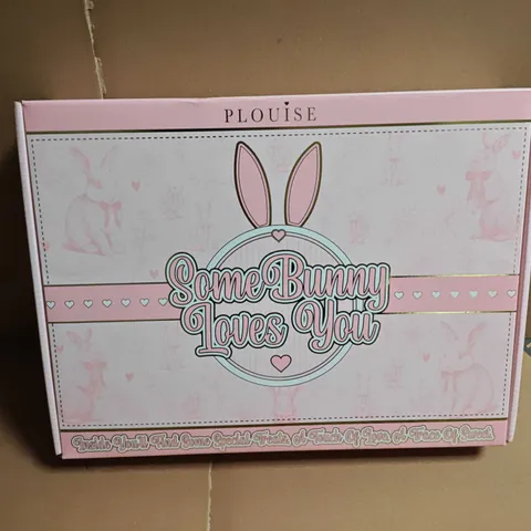 SEALED PLOUISE SOME BUNNY LOVES YOU GIFT BOX