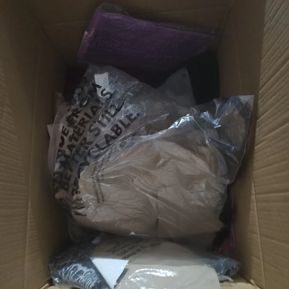 BOX OF APPROXIMATELY 25 ASSORTED CLOTHING ITEMS TO INCLUDE PINK STRIPE PYJAMAS, MENS LOUNGE PANTS, BLUE STRIPED SHIRT, DRAGON PRINT TOP ETC