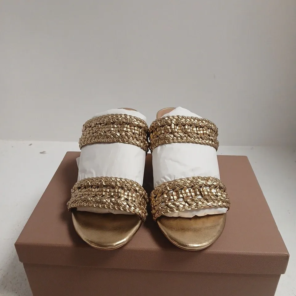 BOXED PAIR OF CARVELA PORTOFINO BLOCK GOLD SANDALS – UK 7 (EU 40) – SYNTHETIC