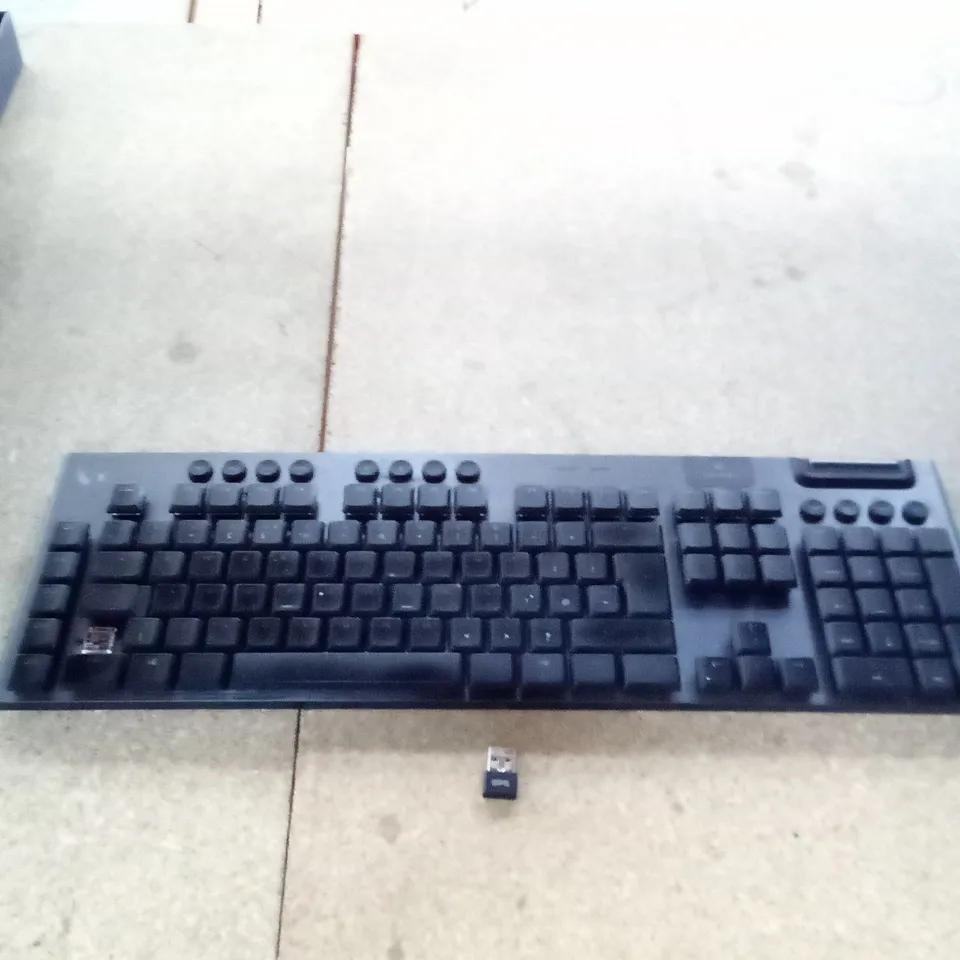 BOXED LOGITECH G915 RGB WIRELESS GAMING KEYBOARD 