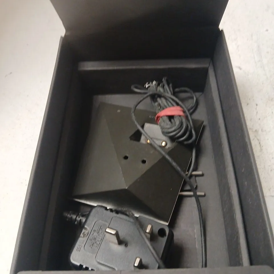 BOXED BANG & OLUFSEN BEOLINE CHARGER 