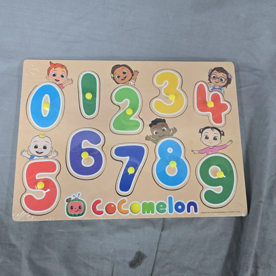 COCOMELON WOODEN NUMBER PUZZLE 0-9