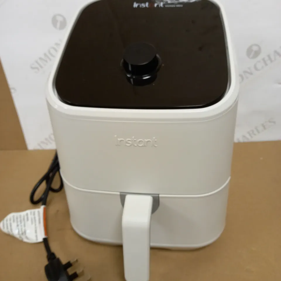 INSTANT POT BRANDS VORTEX MINI AIR FRYER 2L - WHITE