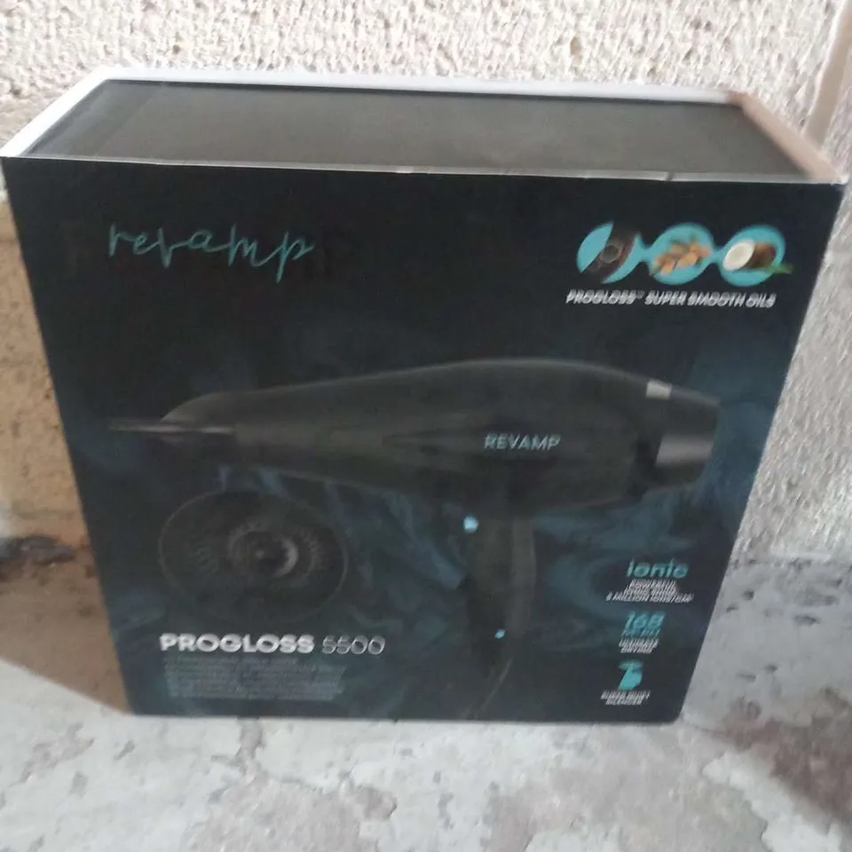 BOXED REVAMP PROGLOSS 5500 AC PROFESSIONAL 2400W DRYER DR-5500-GB