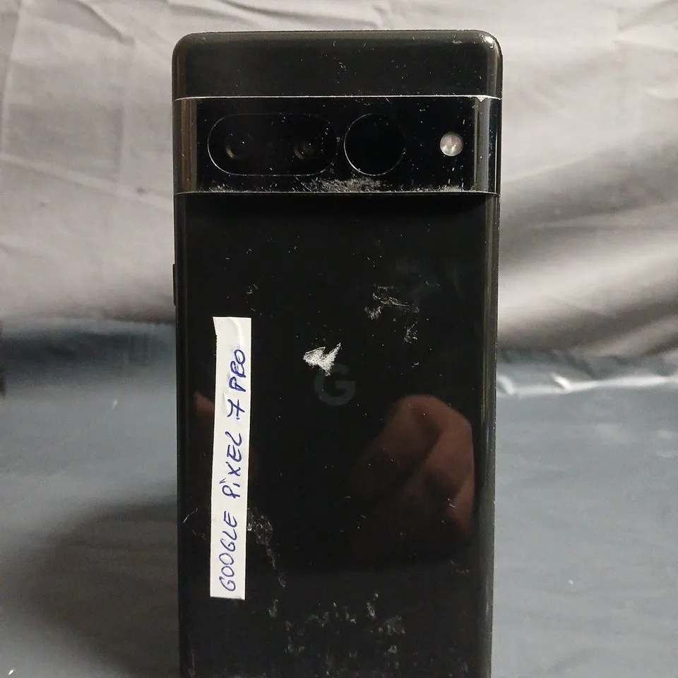GOOGLE PIXEL 7 PRO  - SCREEN DAMAGED 