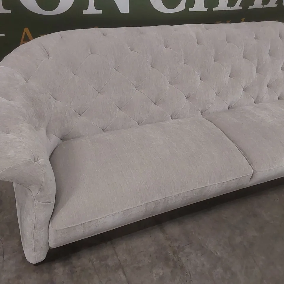 QUALITY DANETTI LUXE LARGE 3 SEATER LIGHT GREY FABRIC CHESTERFIELD SOFA