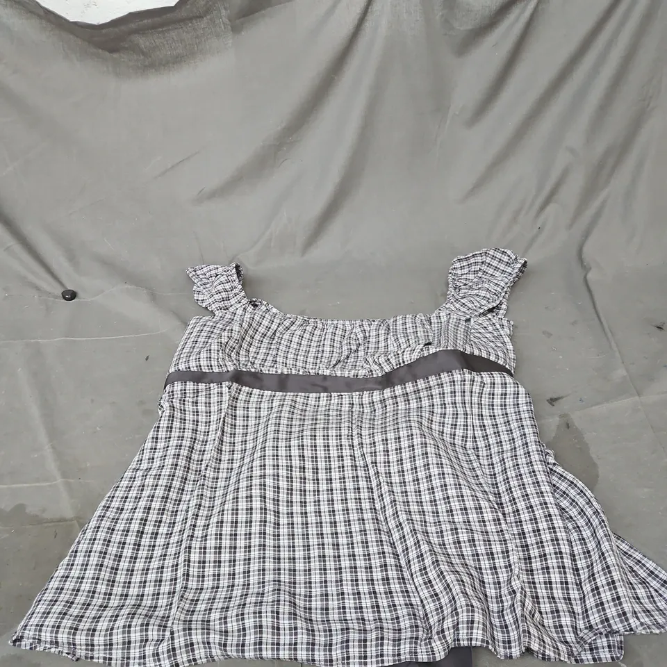 HOLLISTER WOMEN'S BLACK & WHITE PLAID DRESS, XL (X LARGE) – SLEEVELESS WITH RUFFLE STRAPS