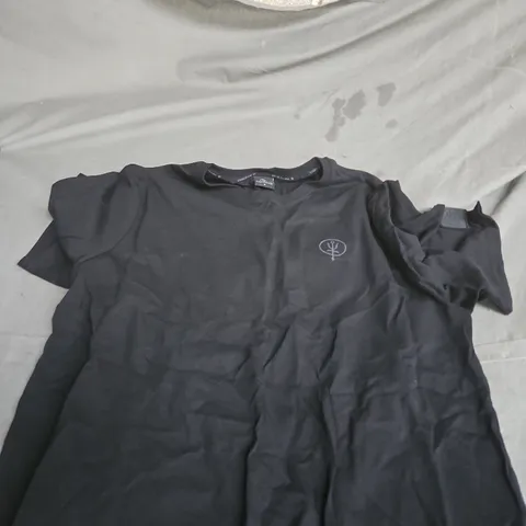 THRUDARK T-SHIRT IN BLACK - M